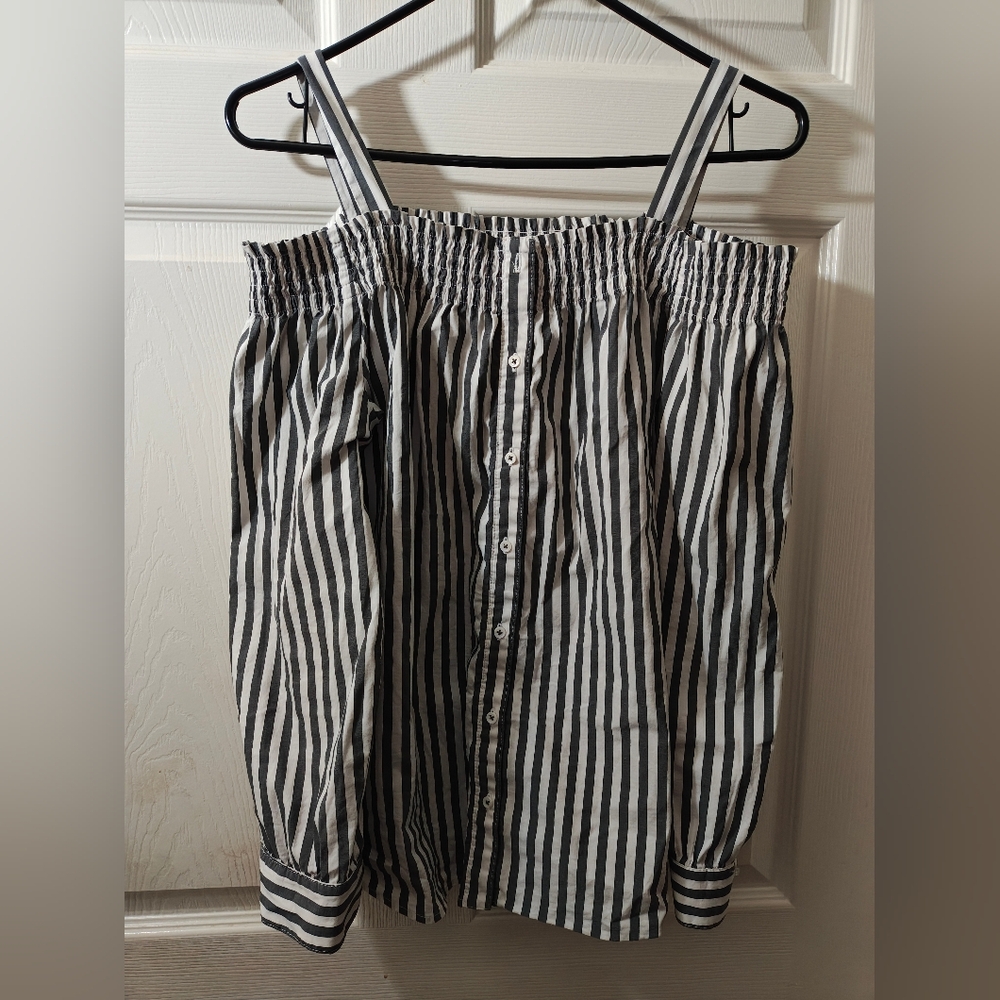 Julio Women's Black and White Smocked Sleeveless Blouse Size 10